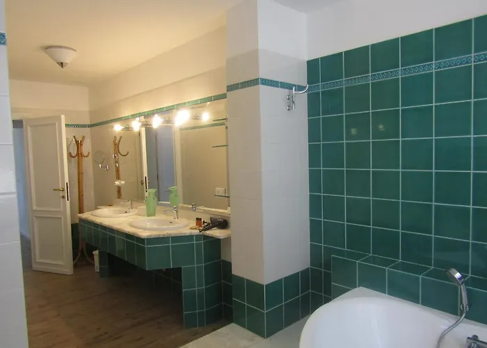 Arenosu Comfort Country 4* Fertilia