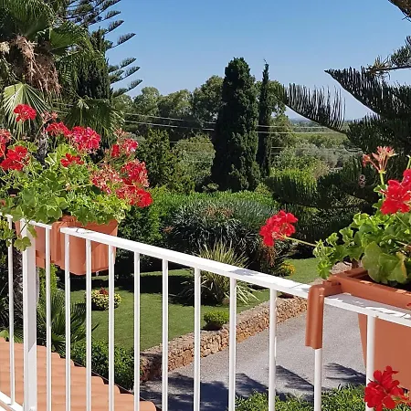 Arenosu Comfort Country 2* Fertilia