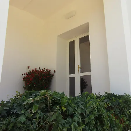 Arenosu Comfort Country 4* Fertilia